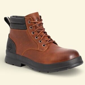 New in box - men’s size 12 wide muck boots chore farm leather lace up in caramel